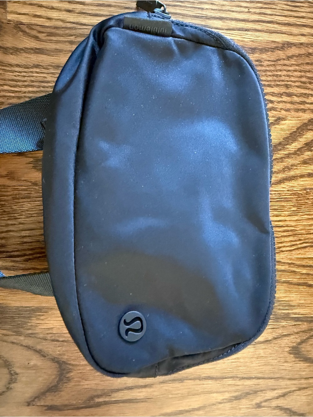 lululemon athletica Black Crossbody Sling Bag AG1 tag